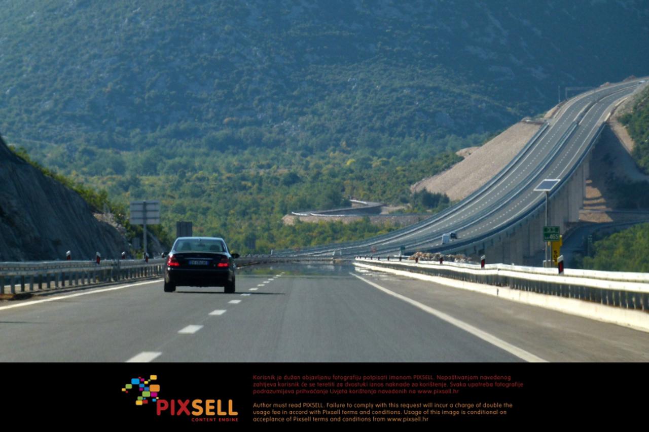 '02.10.2011., Vrgorac - Autocesta A1 nakon ulaza u Vrgorcu, u pravcu Zagreba, kod vijadukta Kokorici. Ilustracija. Photo: Ivo Cagalj/PIXSELL'