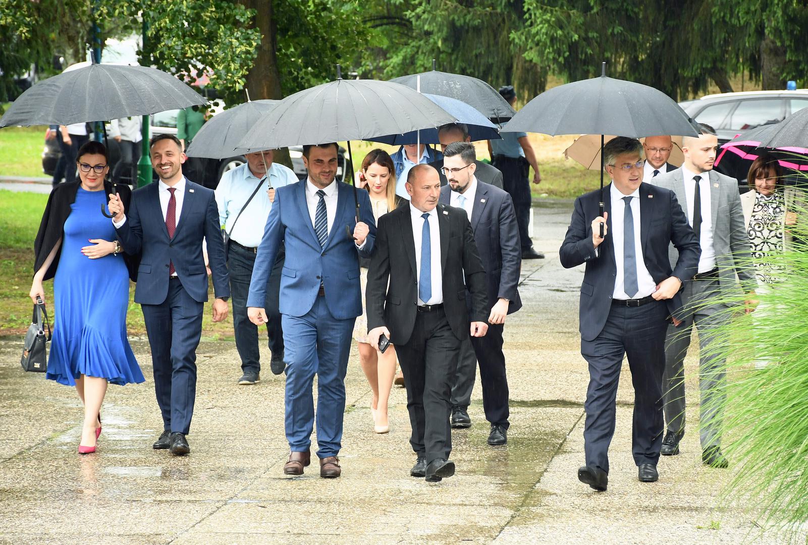 09.06.2022., Sisak - U Domu INA rafinerija nafte Sisak odrzana je svecana sjednica Zupanijske skupstine u povodu obiljezavanja Dana Sisacko-moslavacke zupanije. potpredsjednik Vlade i ministar branitelja Tomo Medved, predsjednik Vlade Andrej Plenkovic   Photo: Nikola Cutuk/PIXSELL