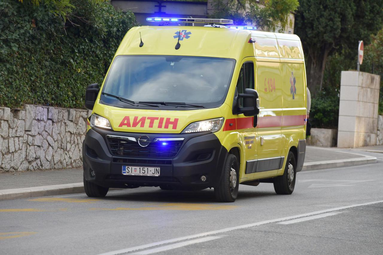 Šibenik: Vozilo Hitne medicinske pomo?i na intervenciji