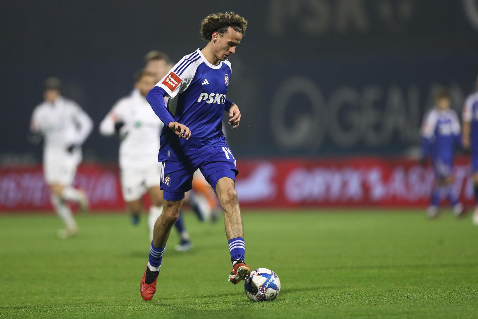 Robert Ljubičić je sedmi na listi. Godine 2022. došao je u Dinamo za 3 milijuna eura. Njegov brat Dejan ovog je ljeta potpisao za Dinamo bez odštete.