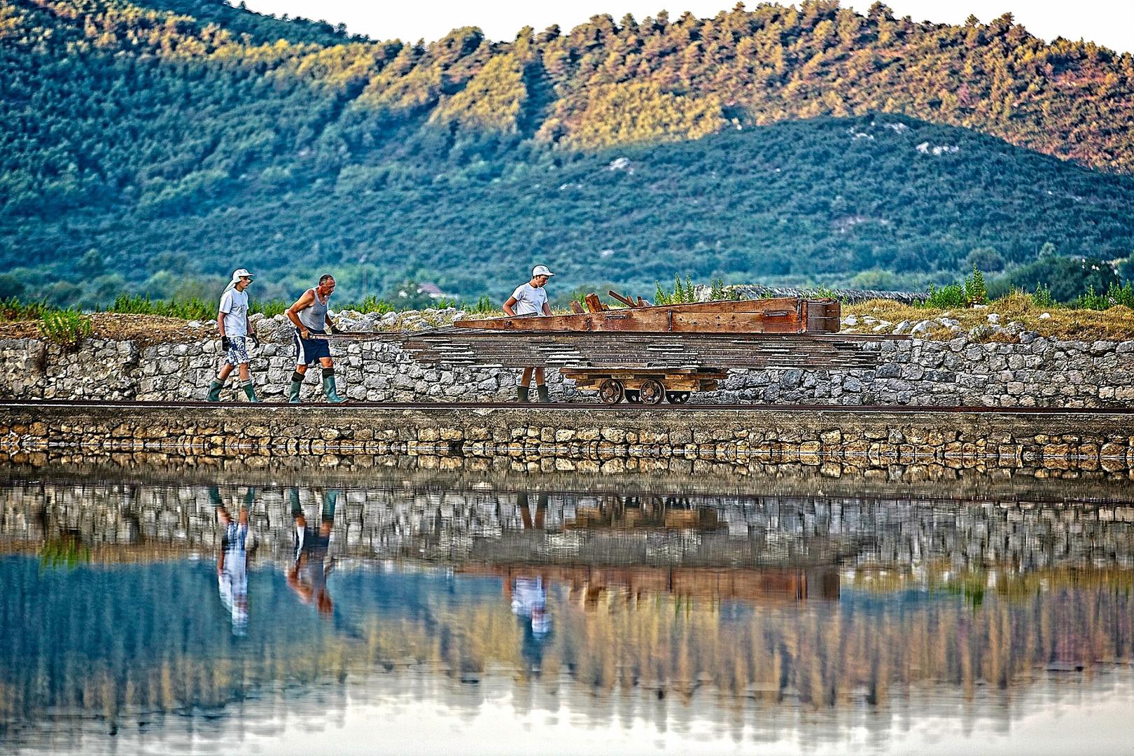 Stonska solana - radnici u pripremi