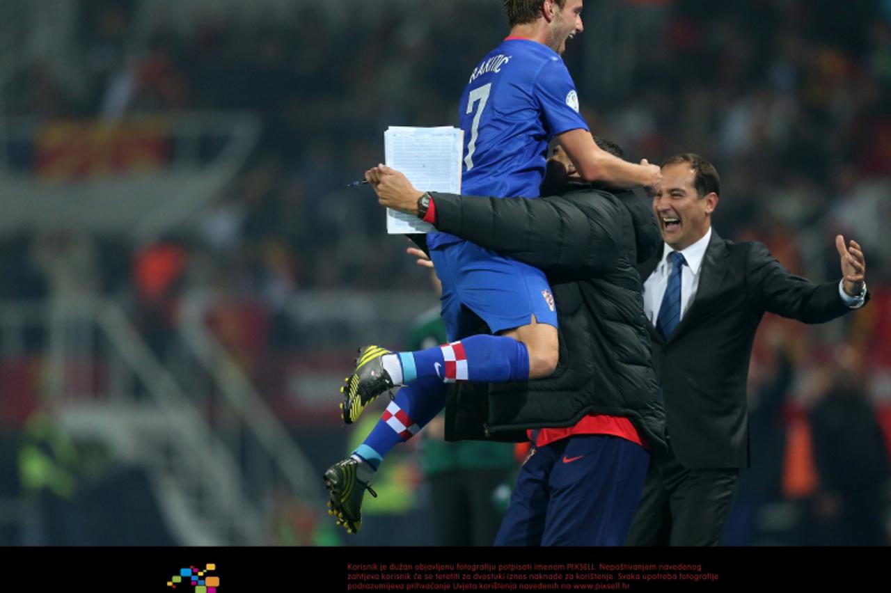 '12.10.2012., Arena Filip II Makedonski, Skoplje, Makedonija - Kvalifikacije za SP 2014. u nogometu, skupina A, Makedonija - Hrvatska. Ivan Rakitic, Igor Stimac. Photo: Sanjin Strukic/PIXSELL'