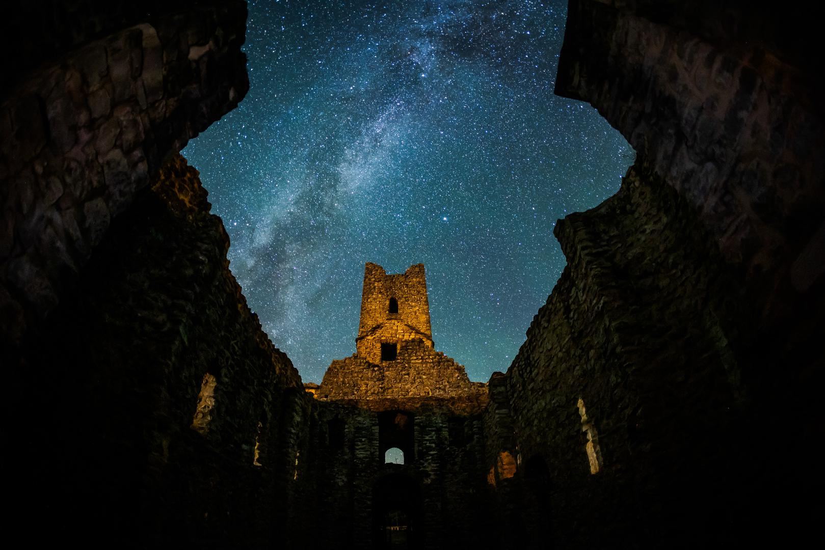 12.08.2023., Crkva sv Spasa Civljane - Pogled na Zvjezdano nebo i meteorski roj Perzeida. Photo: Zvonimir Barisin/PIXSELL