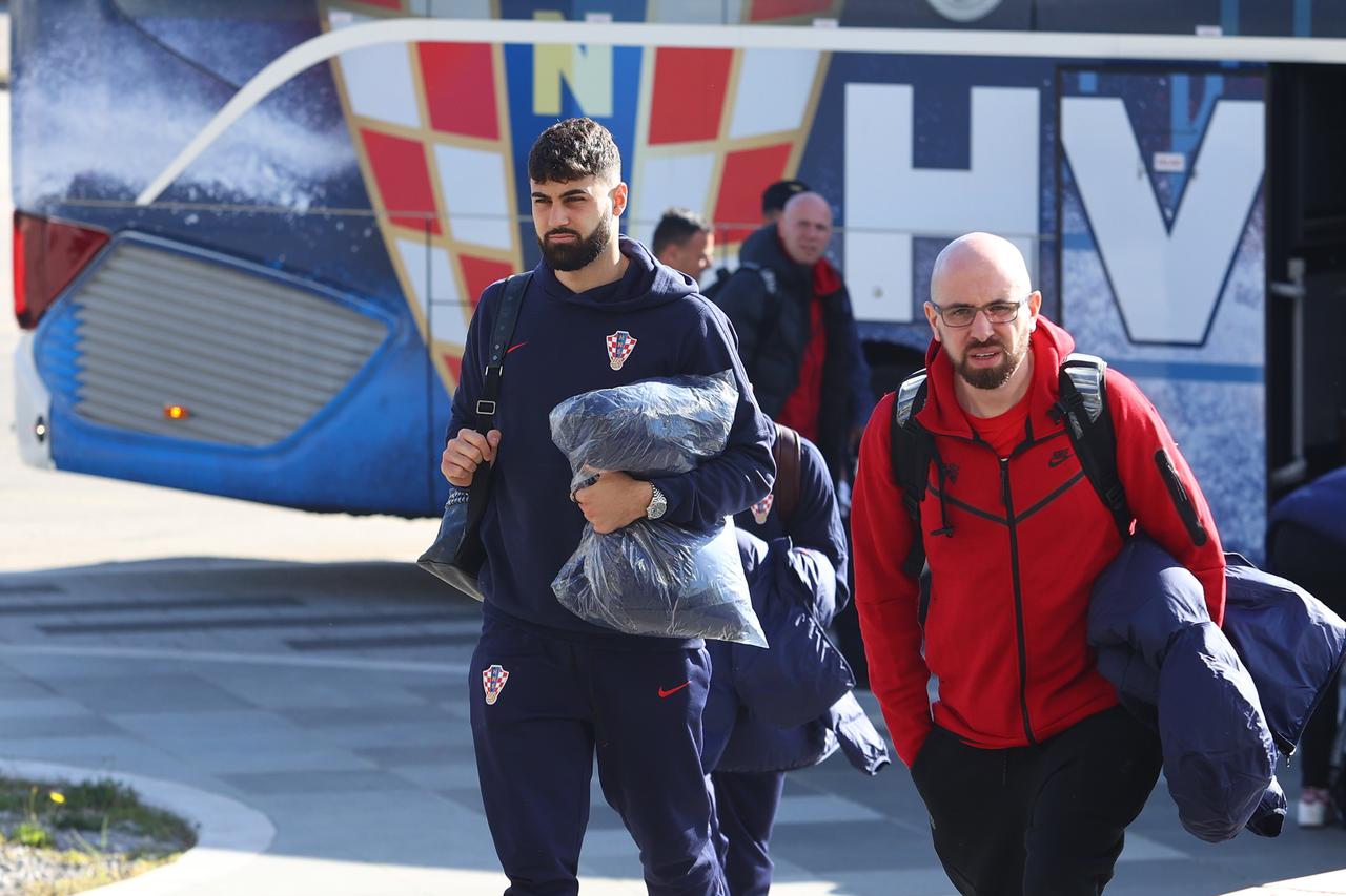 Kaštel Štafilić: Hrvatska nogometna reprezentacija otputovala na utakmicu s Turskom