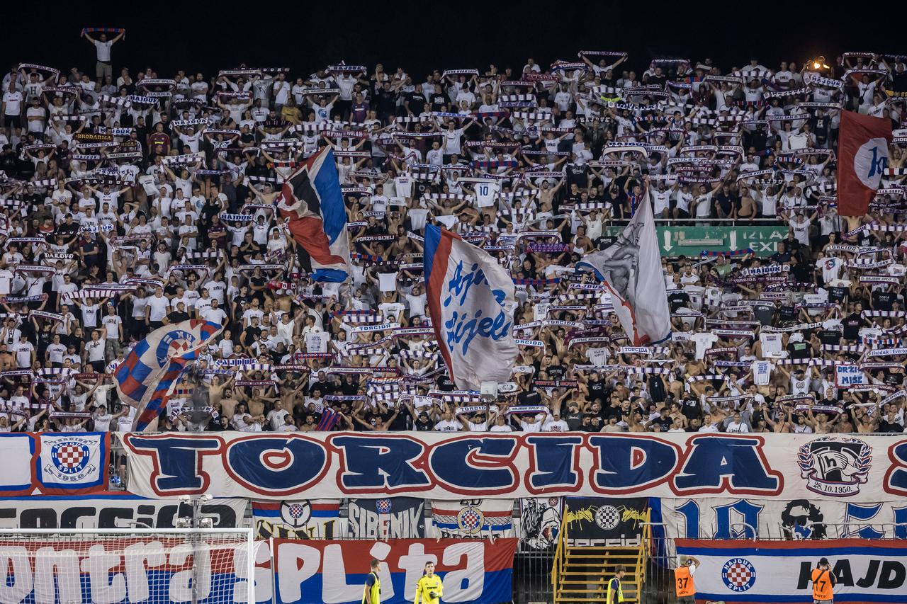 Navijači na utakmici Hajduka i Rakova u play-offu za ulazak u UEFA Konferencijsku ligu