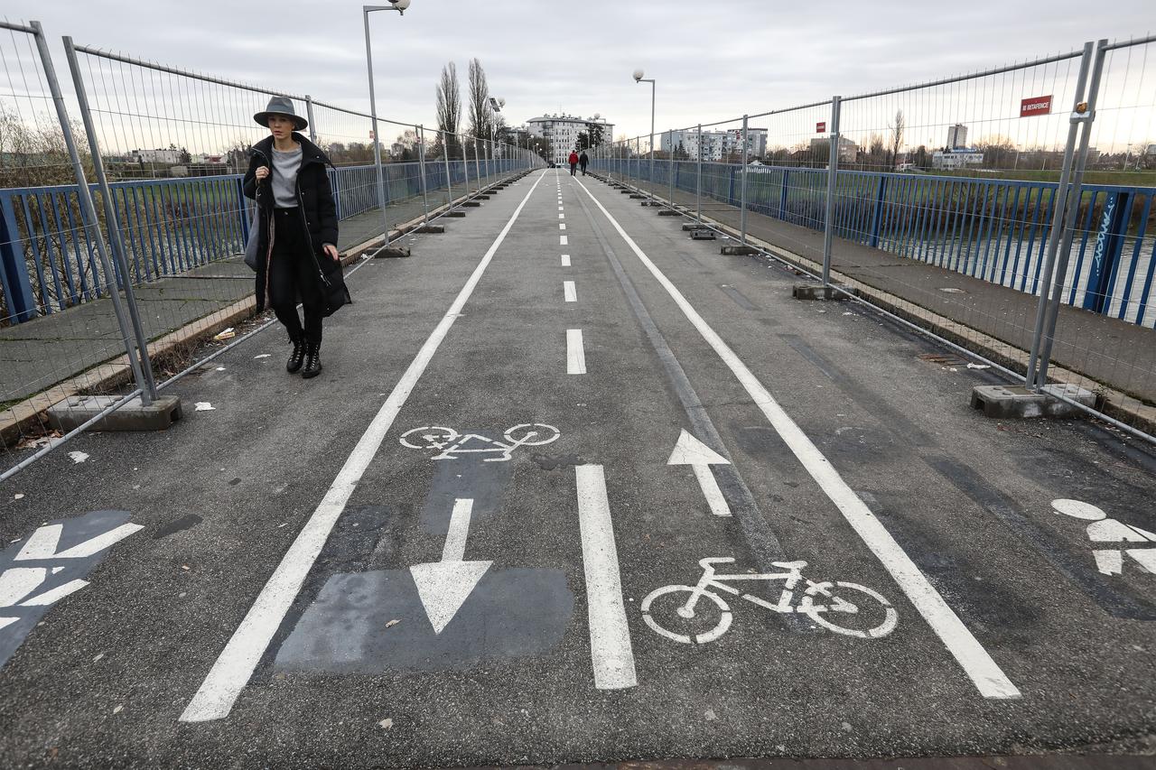 Radovi na pješačkom Savskom mostu