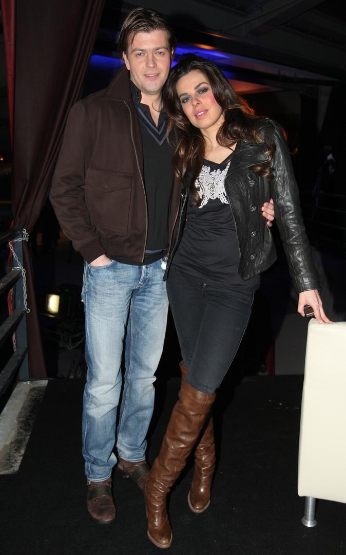 Kruna njihove ljubavi su dvoje djece, sin Aman, rođen u ožujku 2015. godine, te kći Amal, koja je na svijet stigla u svibnju 2018. godine. Amar često ističe kako mu je supruga, inače PR stručnjakinja rodom iz Makarske, njegova "desna ruka" i najveća podrška, koja mu često pomaže i u pripremama za zahtjevne uloge i audicije.