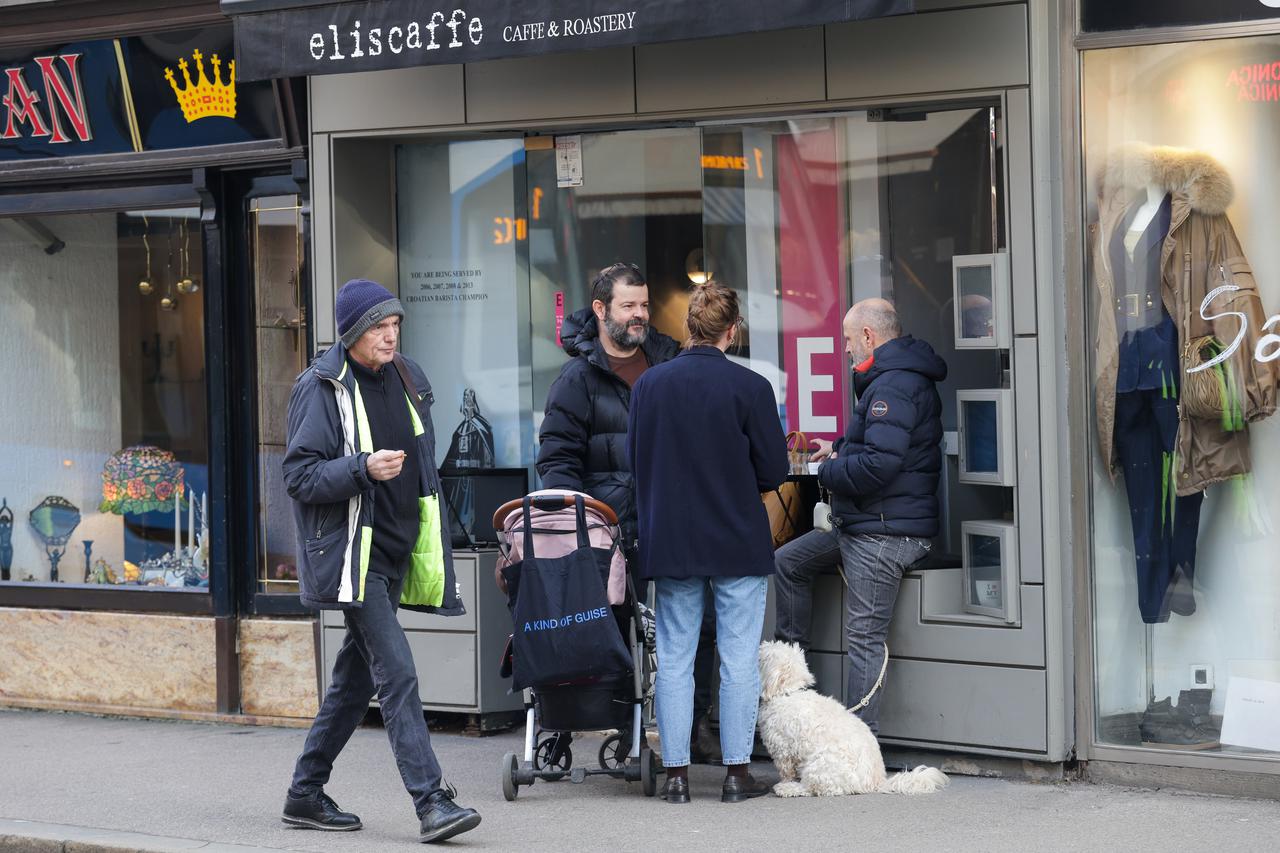 Zagreb: Mile Kekins prijateljima popio kavu