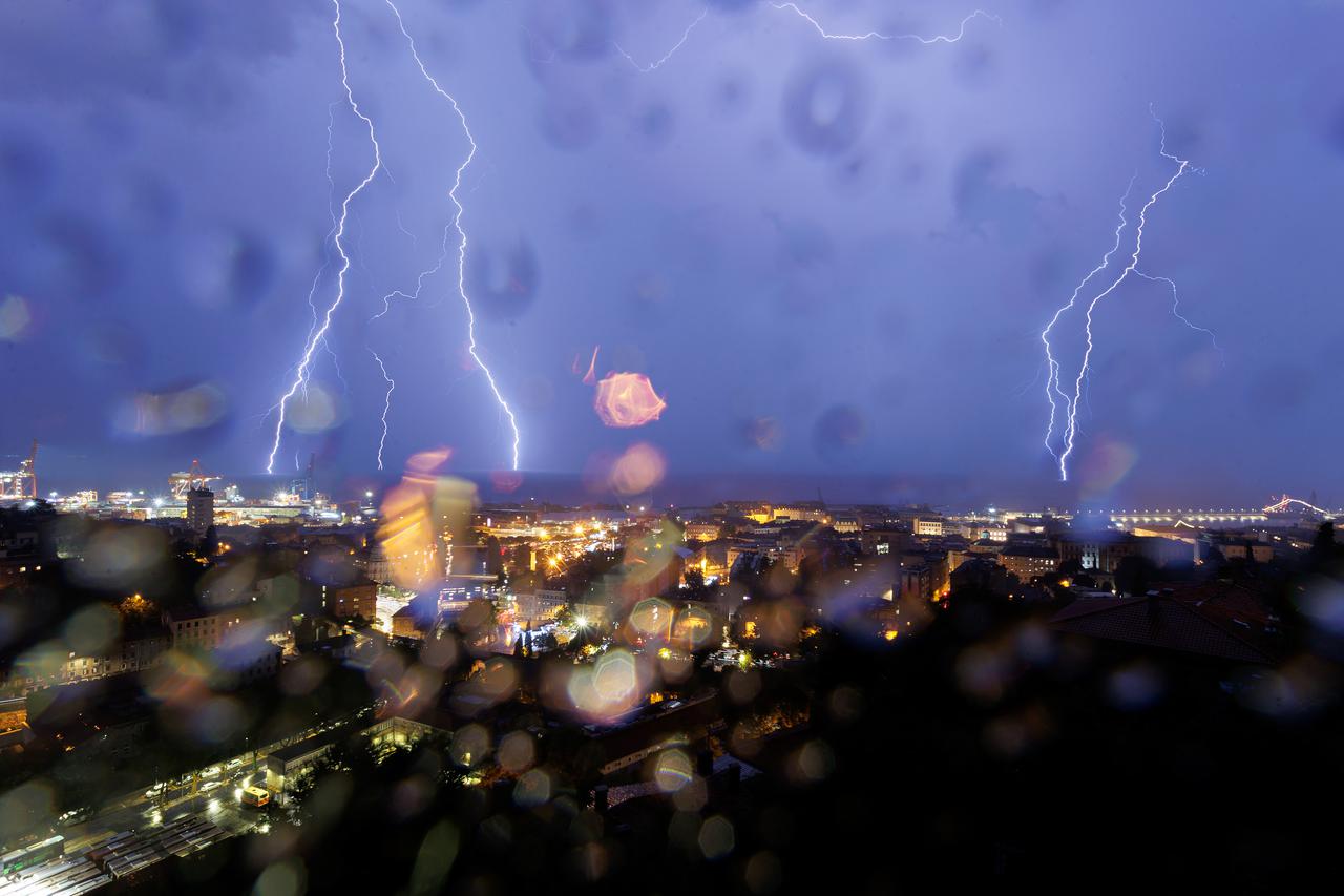 Sjetva soje najsuvremenijom mehanizacijom kod Stjepana Pavlaka