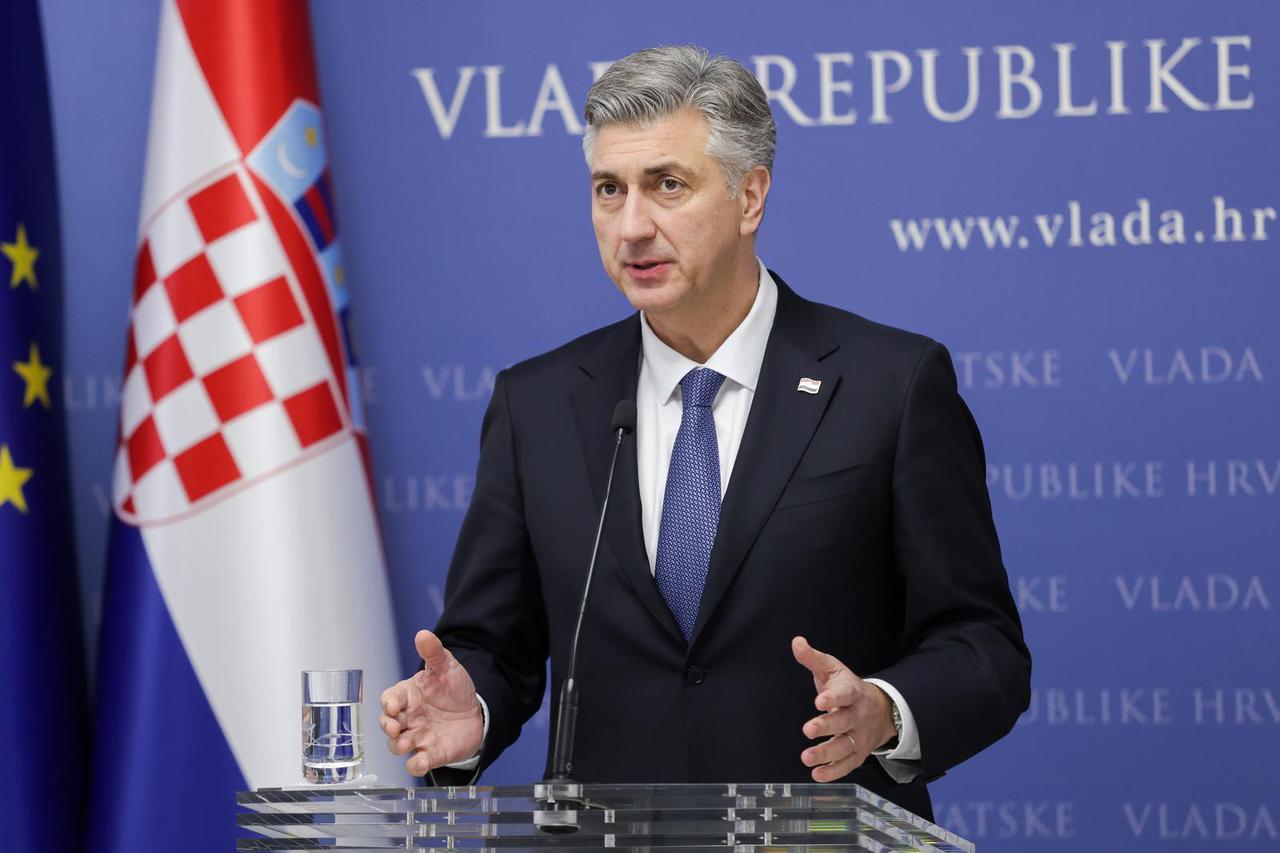 Zagreb: Andrej Plenković održao konferenciju za medije nakon sastanka parlamentarne većine