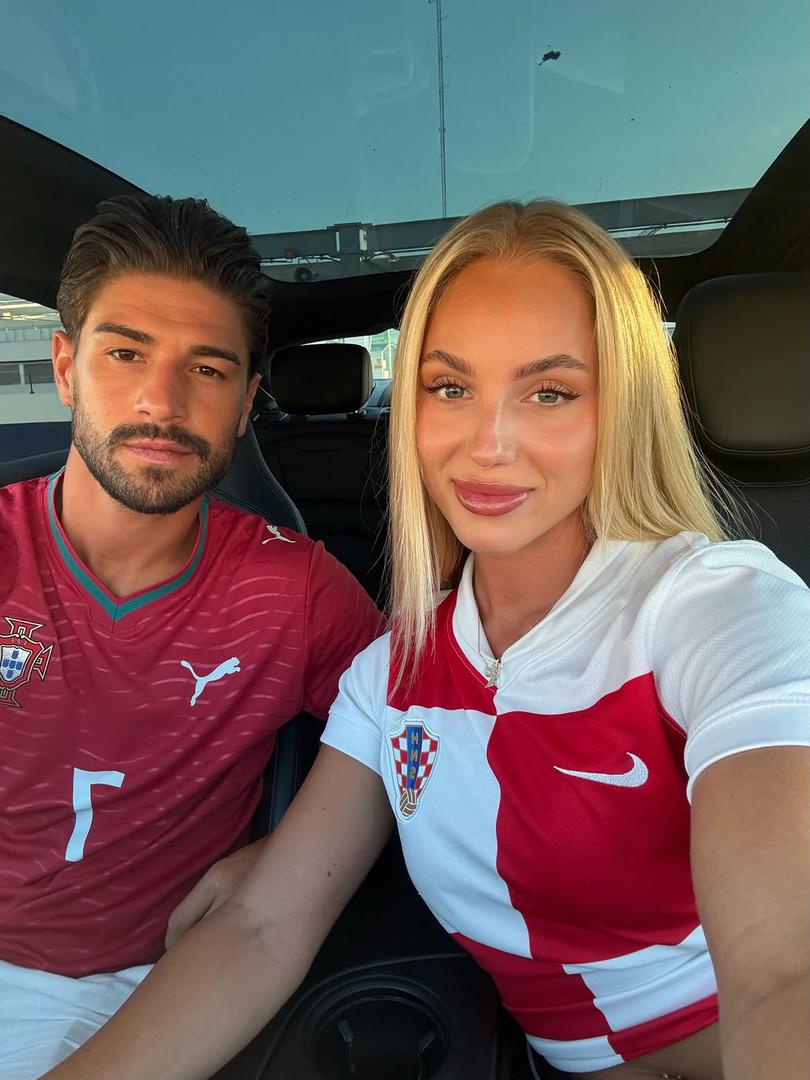 Podsjetimo, Ana Maria ljubi Portugalca Tomasa Ribeira, braniča šopanjolskog niželigaša Cultural y Deportiva Leonese. Sa zgodnim nogometašem upoznala se tijekom oporavka od velike ozljede koljena. Tada je za njemački Bild izjavila: - Upoznali smo se tijekom njegova boravka u Zürichu. Kad sam se ozlijedila, shvatila sam da ga trebam uz sebe. Podrška mi je i najviše je bio uz mene - kazala je Ana Maria. Ovaj prestižni njemački časopis proglasio ih je i parom iz snova.
