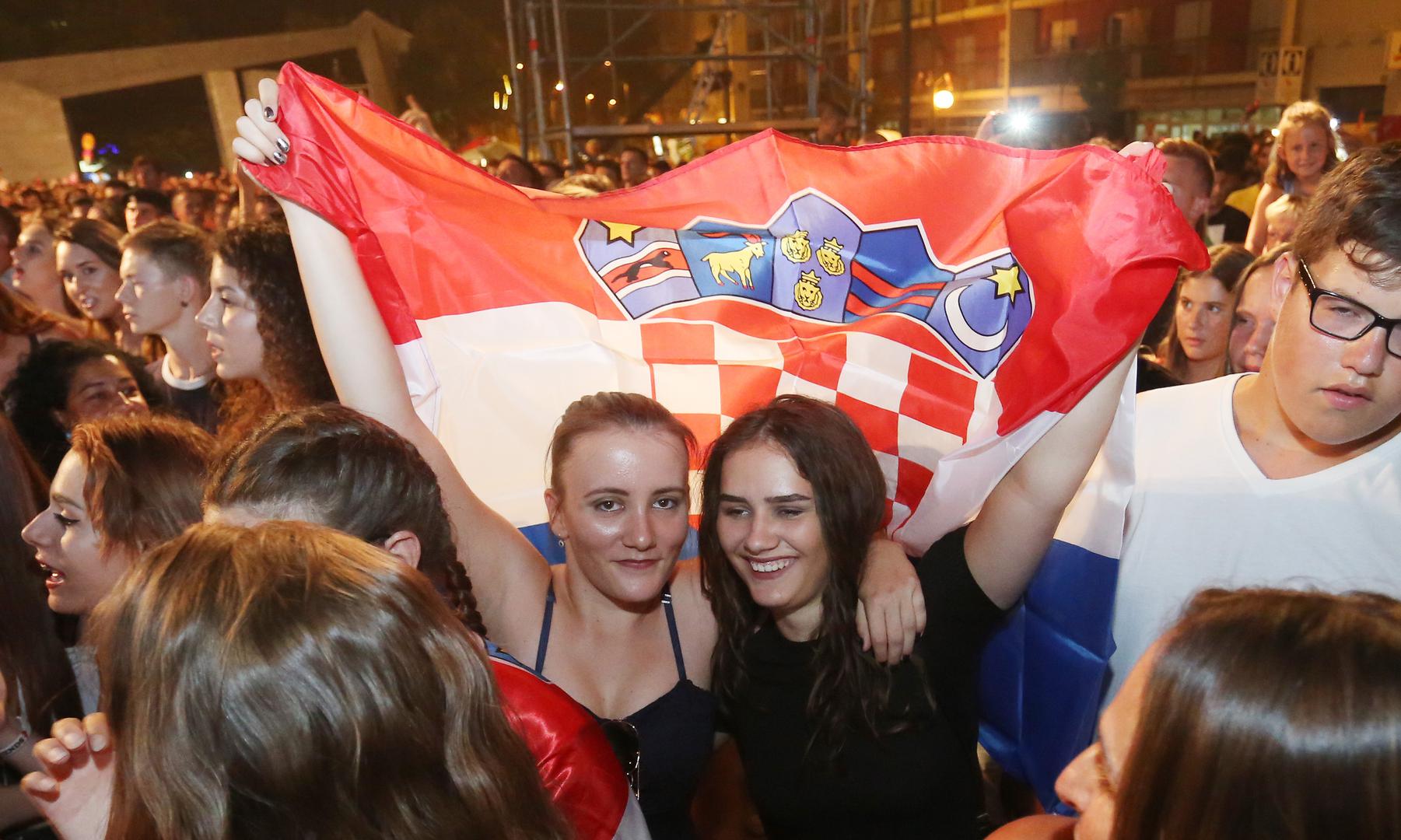 Veliko finale proslave uz koncert Prljavog kazališta bio je i veliki vatromet.