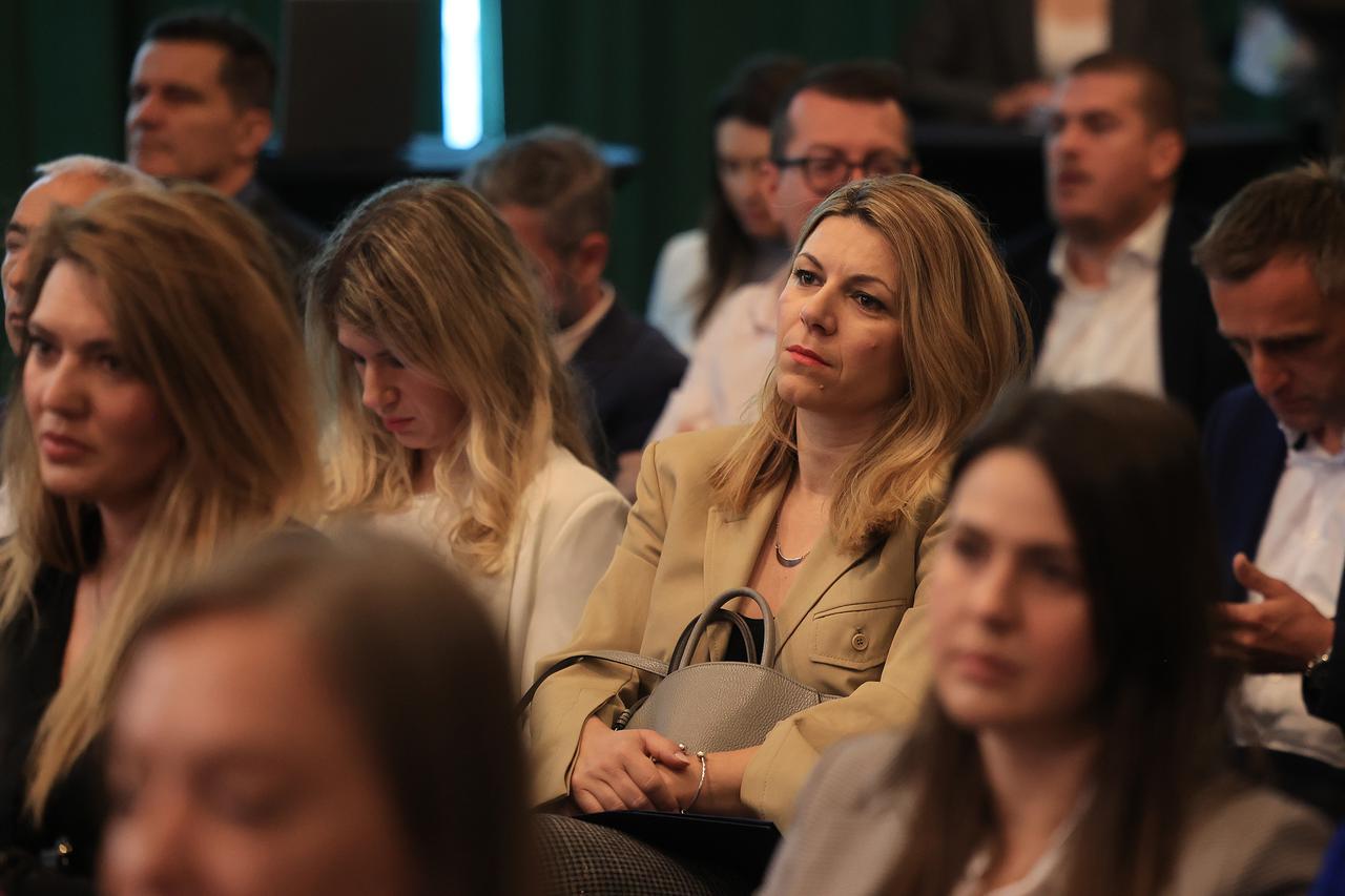 Zagreb: Konferencija "Povezana Hrvatska: modernizacija zeljeznica - novi kolosijeci razvoja"