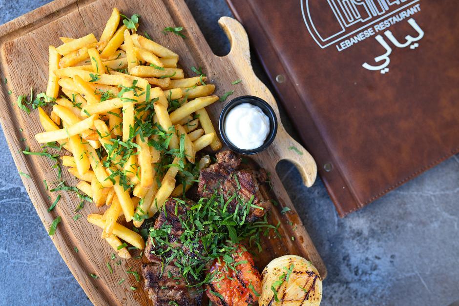 Zagreb: Restoran Layali