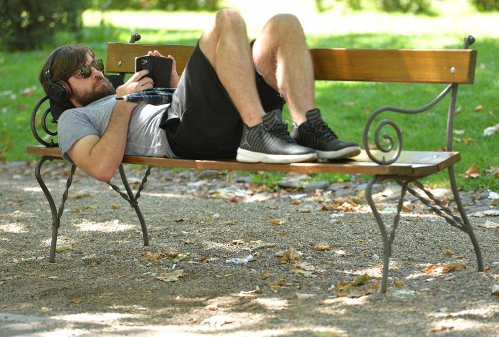 Čitati u hladu, telefonirati...