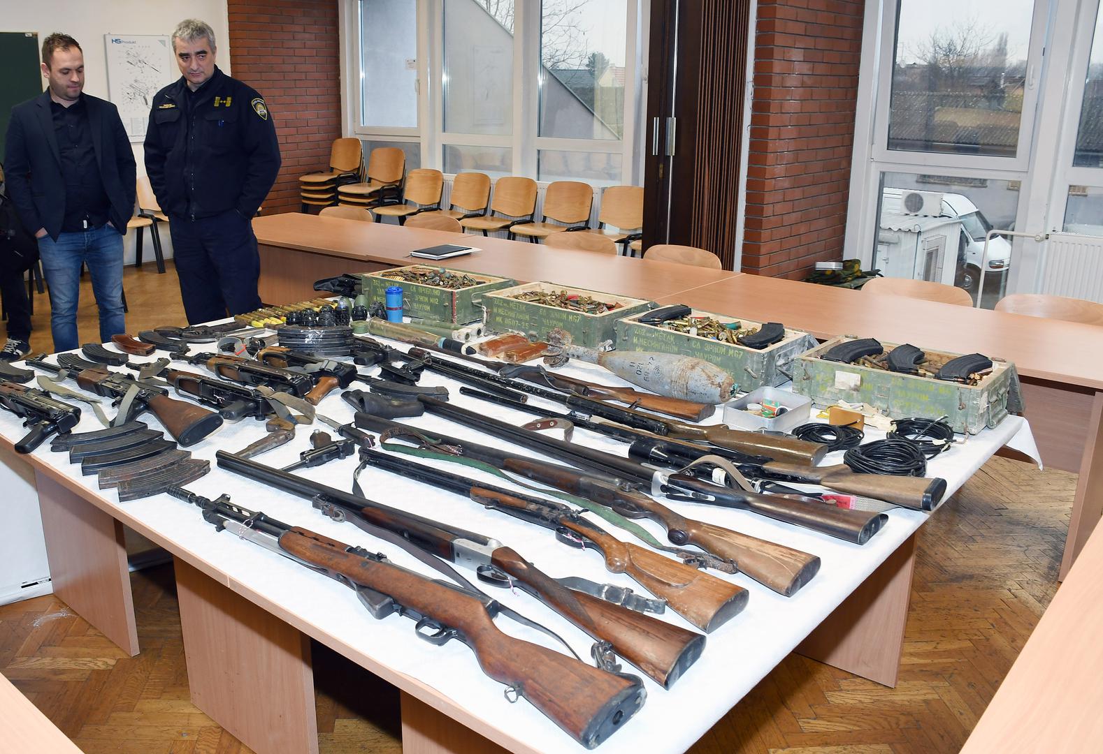 U prostorijama Policijske postaje Petrinja danas je održana konferencija za medije na kojoj su predstavljeni rezultati kampanje „Manje oružja, manje tragedija“. 