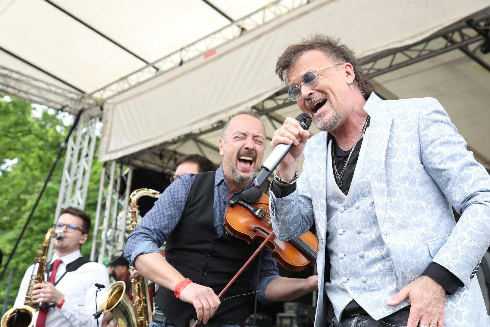 Za najmlađe je bio organiziran poseban program na maloj pozornici i to od 10 do 15 sati. 