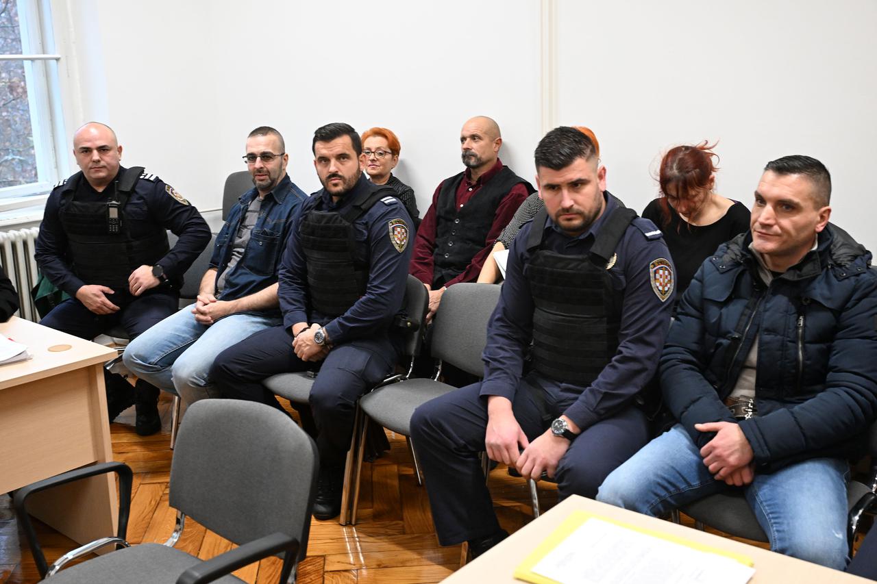 Zagreb: Suđenje osumnjičenima za krijumčarenje CD-a s filmovima u lepoglavski zatvor