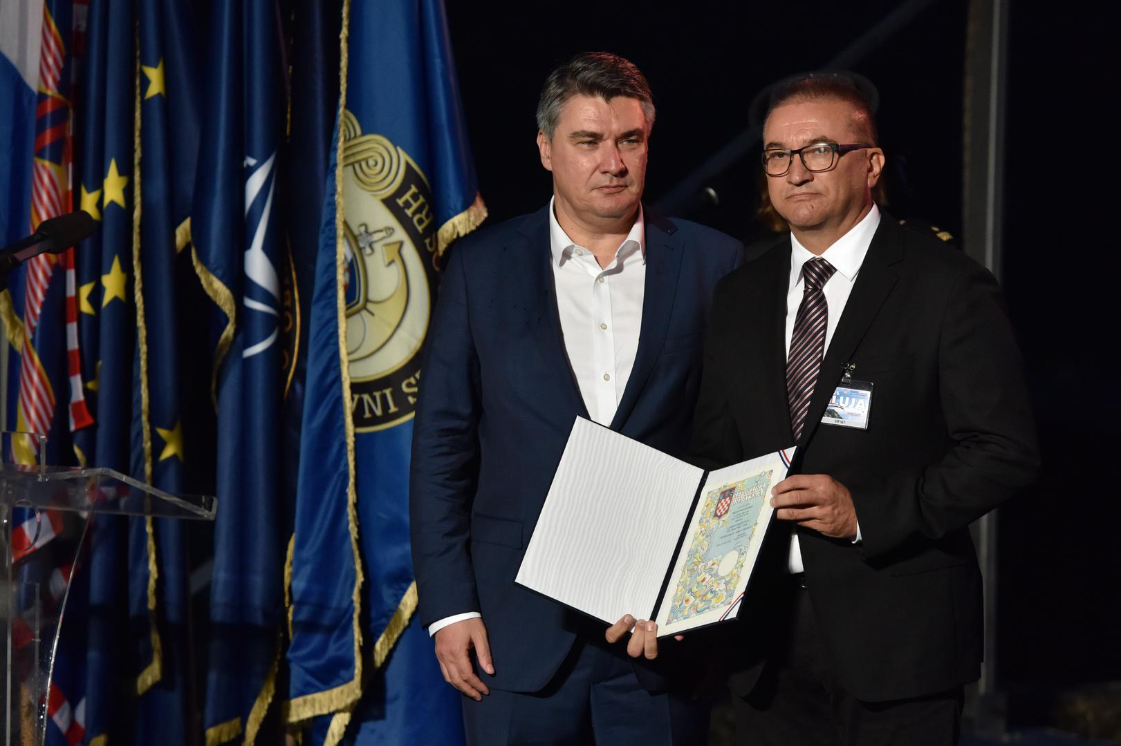 04.08.2020., Knin - Predsjednik RH Zoran Milanovic na kninskoj tvrdjavi odlikovao generale iz Vojno-redarstvene akcije Oluja.Photo: Hrvoje Jelavic/PIXSELL