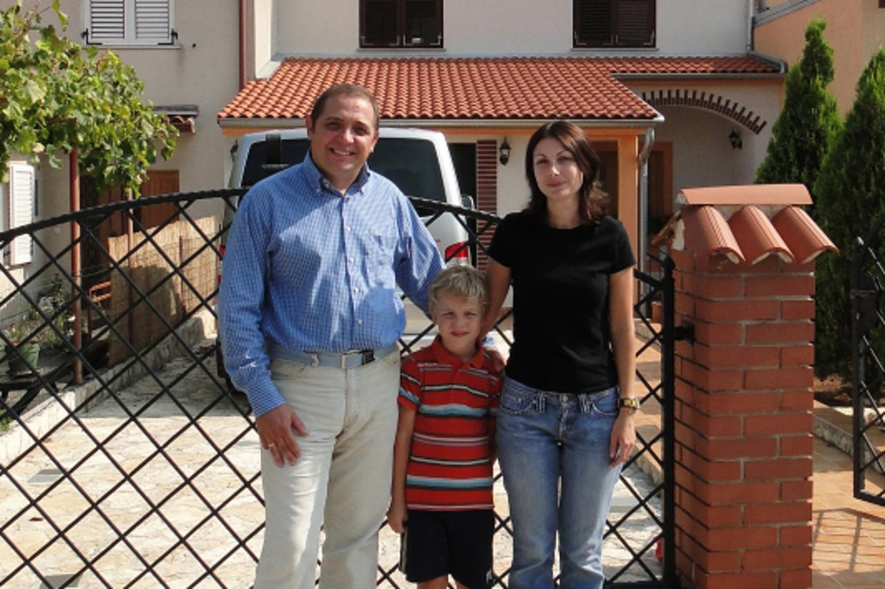 \'Photo: Dusko Marusic/Vecernji list 29.09.2009 ISTARSKO-PULA-HRVATSKA  Andrej sazonov sa obitelji FOTO DUSKO MARUSIC\'