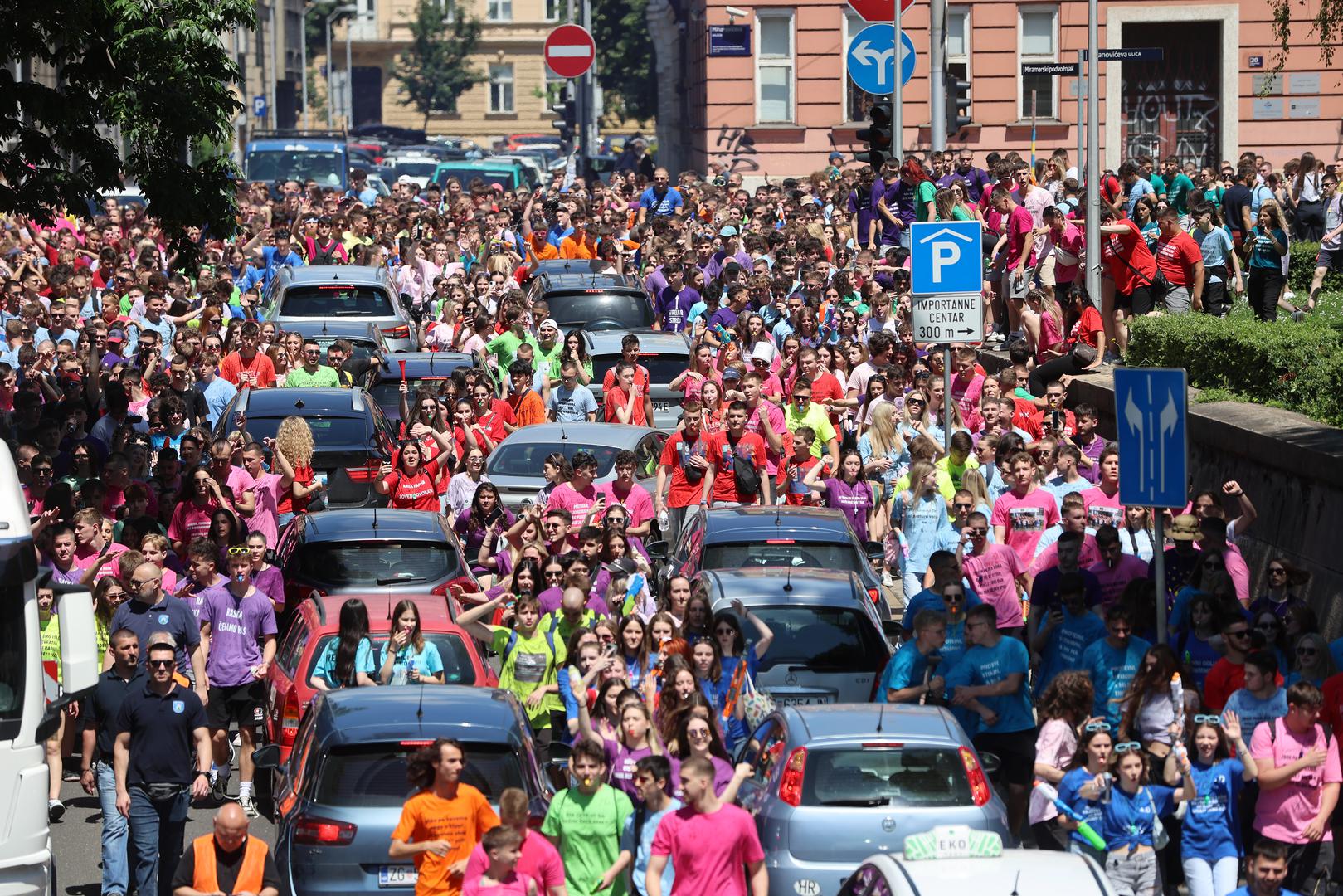 Tisuće maturanata i danas će okupirati centar Zagreba, a središnje mjesto okupljanja bit će park Bundek gdje će program trajati od 13 do 20 sati. 