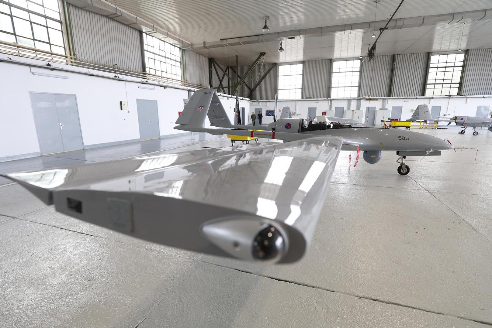 02.09.2025., Zagreb - Potpredsjednik Vlade Republike Hrvatske i ministar obrane Ivan Anušic i načelnik Glavnog stozera Oruzanih snaga RH general-pukovnik Tihomir Kundid prisustvovali su predstavljanju besposadnog zrakoplovnog sustava Bayraktar TB2.  Photo: Slavko Midzor/PIXSELL