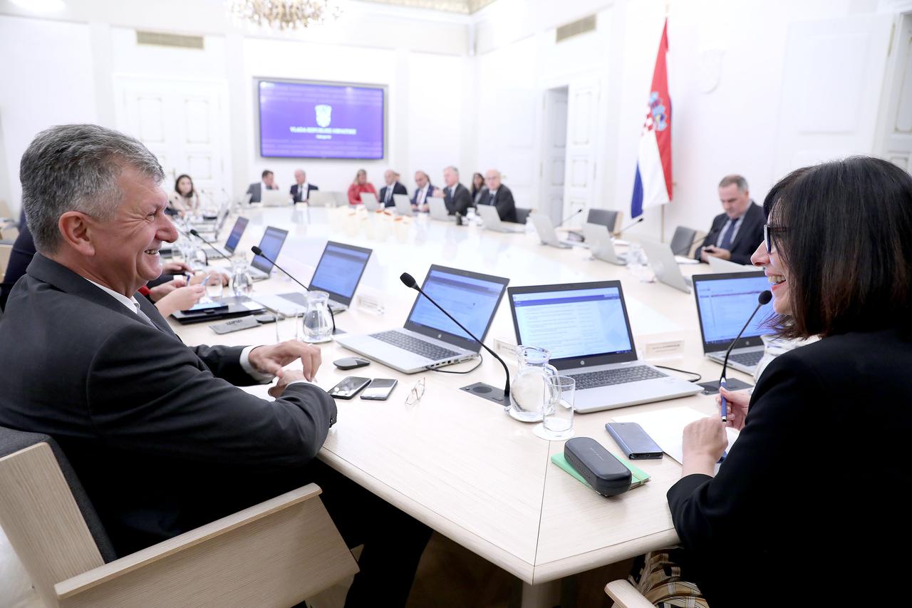 Andrej Plenković i ostali članovi Vlade na sjednici