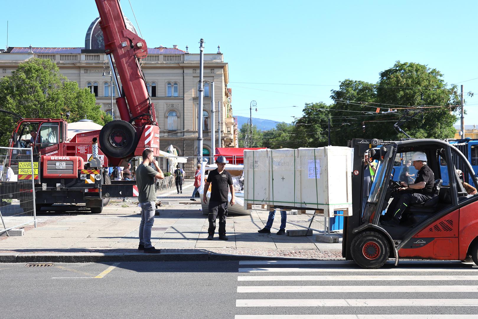  Da je eskalator u kvaru, podsjetimo, prvi puta pisali smo krajem lipnja 2024. godine, a tada su u Gradu obećavali njihov popravak, a zatim i skorašnju zamjenu.