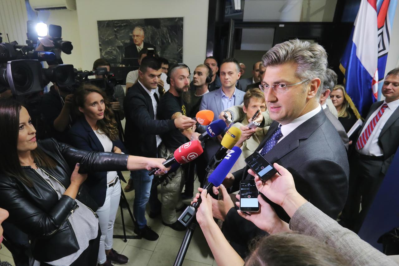 22.09.2016., Zagreb - Milorad Pupovac i Andrej Plenkovic dali izjavu za medije nakon odrzanih pregovora HDZ-a i predstavnika manjina o sastavu nove Vlade.   Photo: Tomislav Miletic/PIXSELL