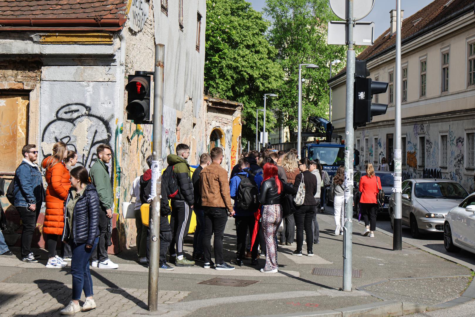 17.04.2024., Zagreb - Glasanje u Varsavskoj ulici stvorilo je velike redove.  Photo: Luka Stanzl/PIXSELL