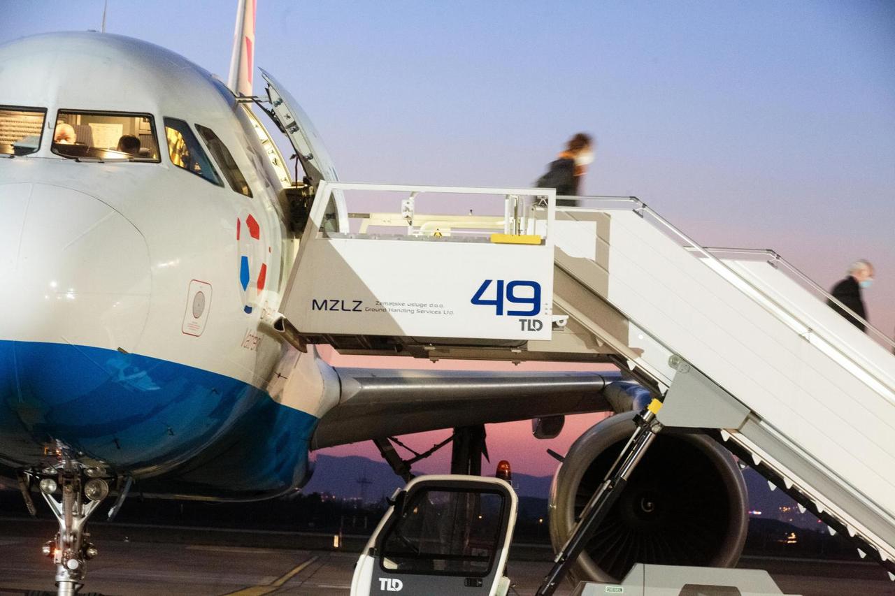 Drugi zrakoplov s hrvatskim državljanima stigao iz Amsterdama