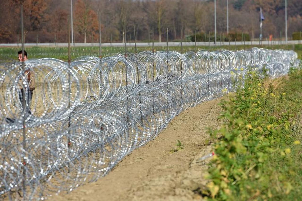 slovenija, ograda, žica, izbjeglice
