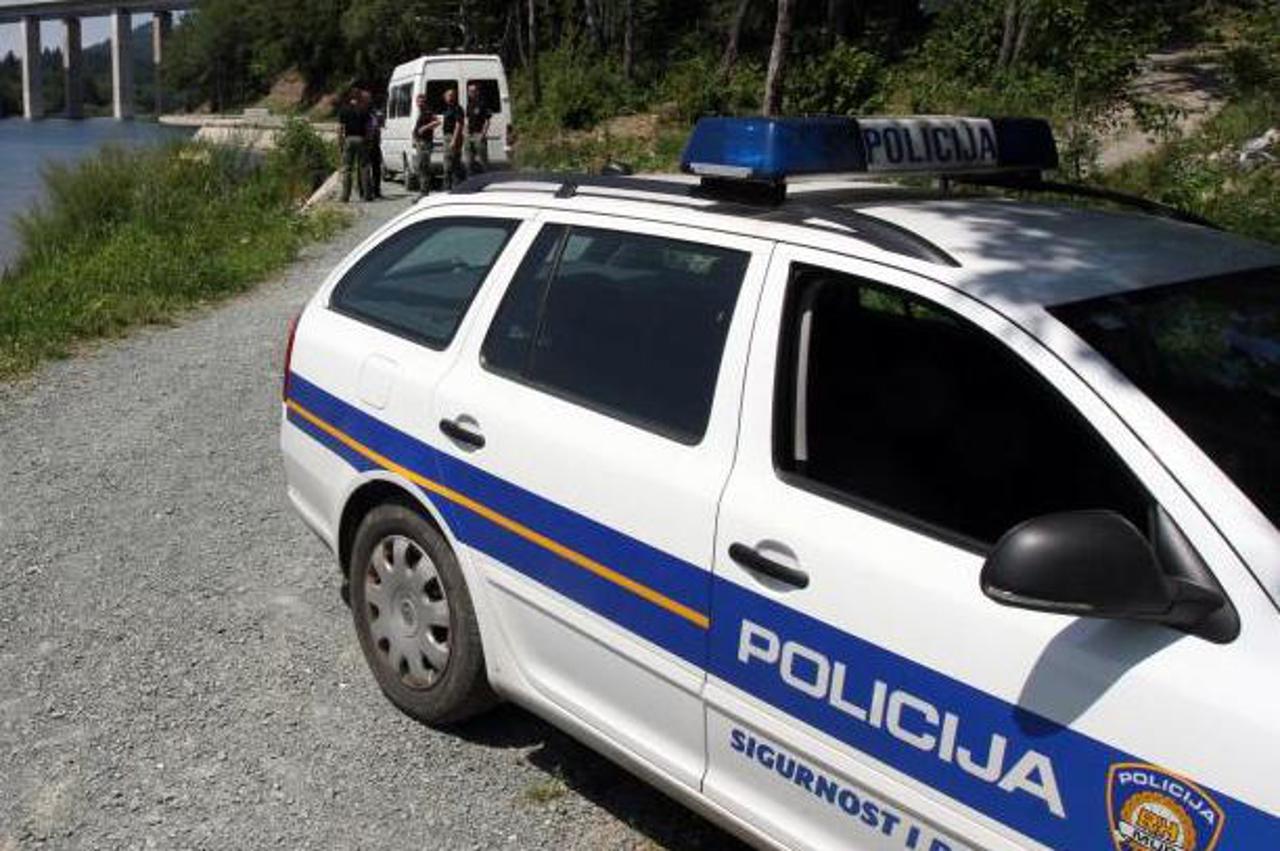 policija