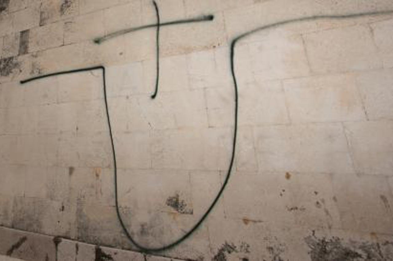 Ustaski grafiti na pravoslavnoj crkvi Sv Ilije u Zadru