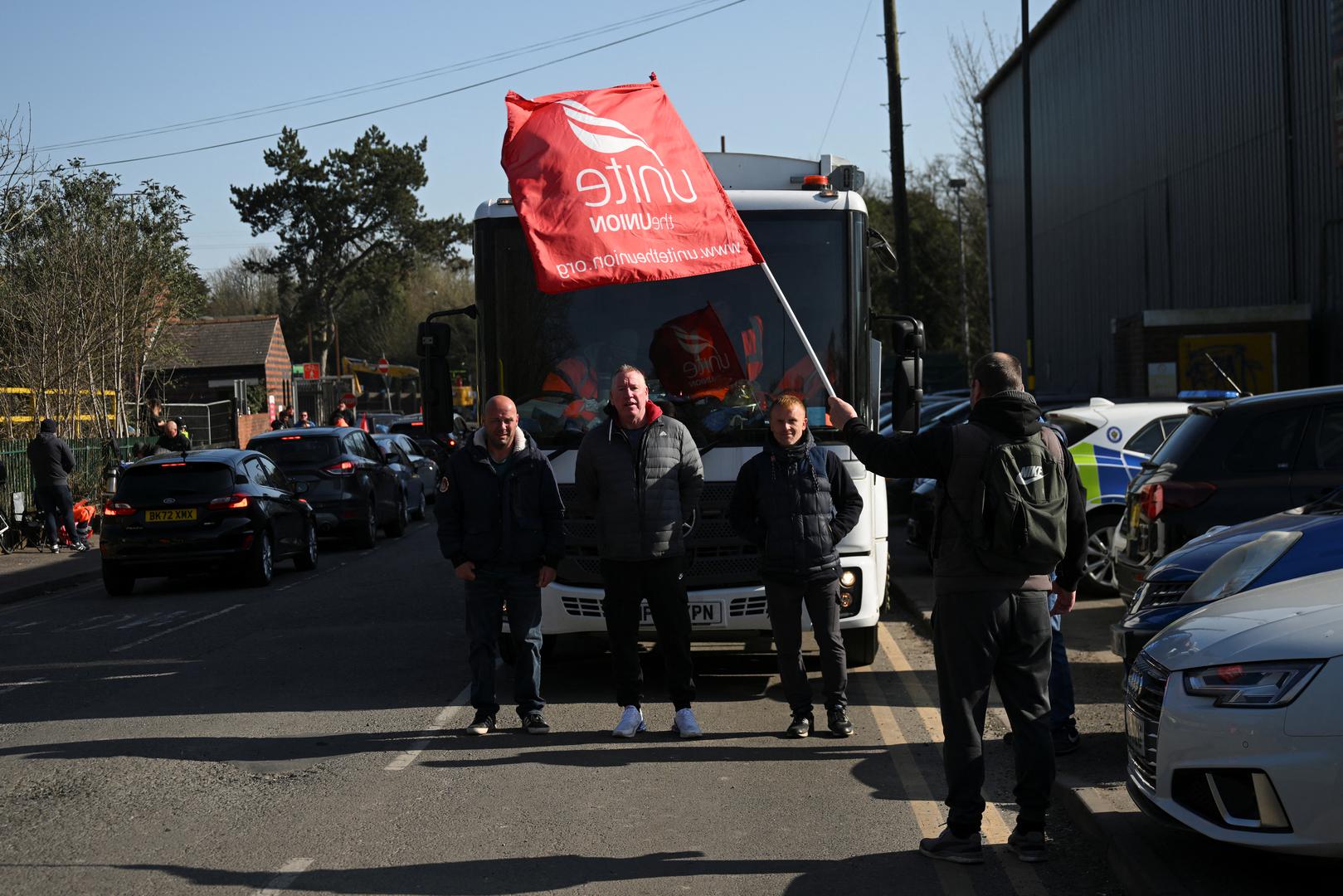 Međutim, stručnjaci upozoravaju da bi problem mogao postati još ozbiljniji. Izmijenjene prehrambene navike štakora, uključujući pojavu kanibalizma, rezultirale su rastom ovih glodavaca do čak 40 cm, što ih čini potencijalno opasnim za djecu. 