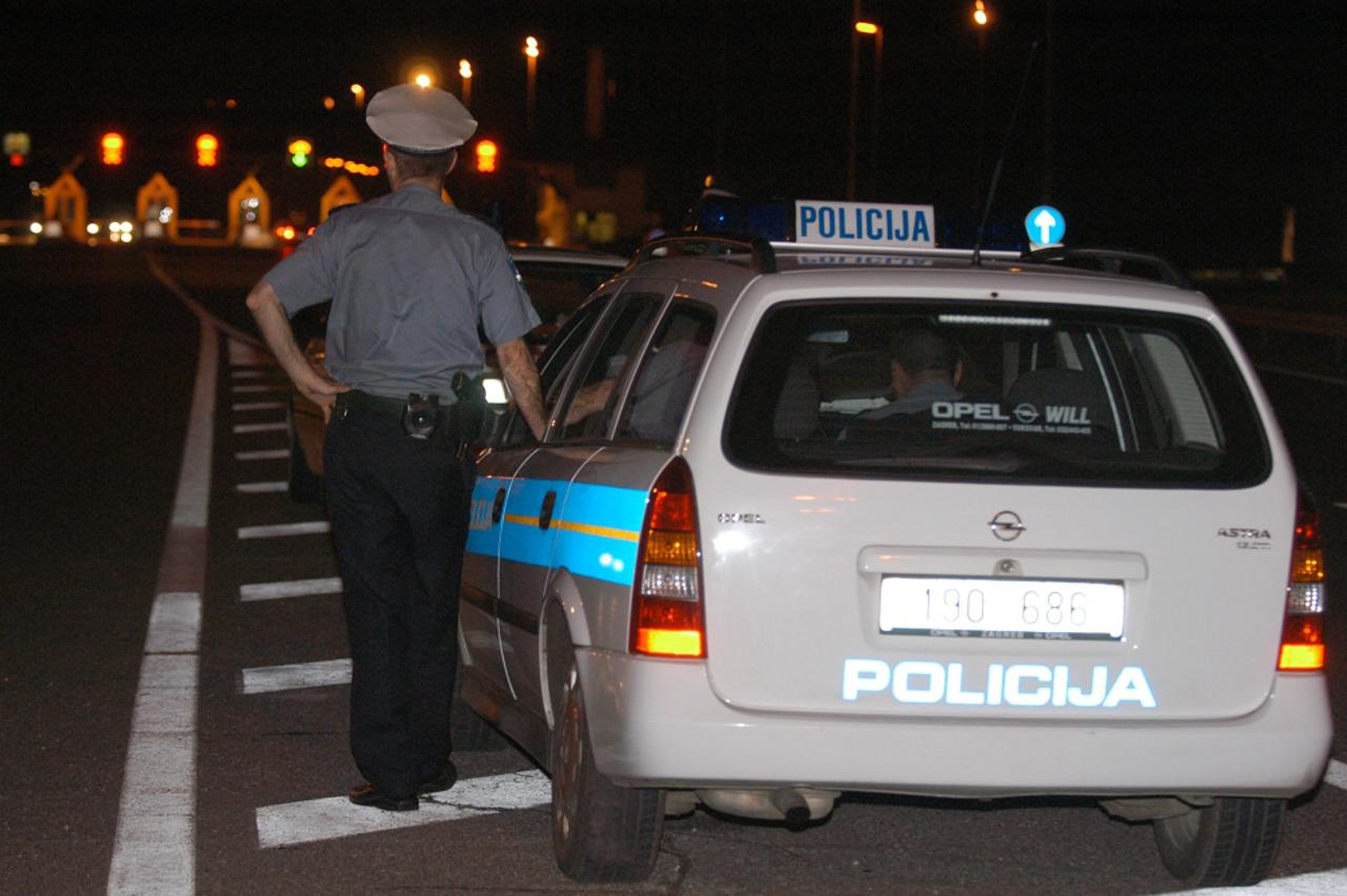 policija