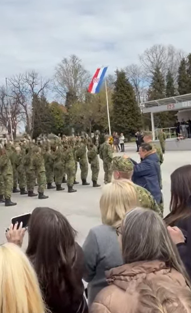 Pratitelji su izražavali ponos i oduševljenje riječima poput: “Čestitam i sretno”, “Naša mladost, naš ponos”, “Bog, obitelj i domovina”, ali i uputili posebne čestitke roditeljima.