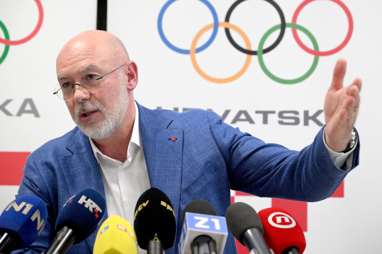 Zagreb: Izvanredna konferencija za novinare povodom ostavke Zlatka Mateše