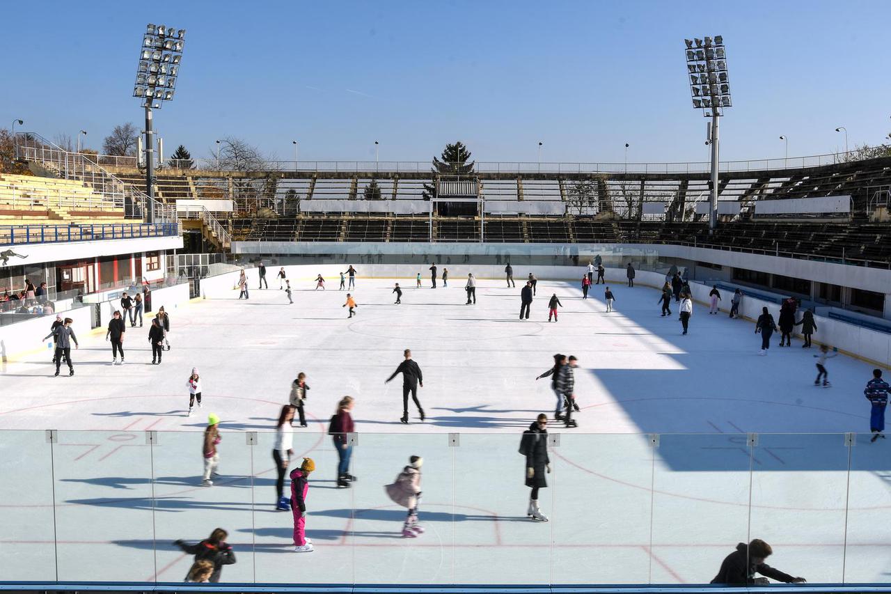 Zagreb: Na Šalati otvorena nova sezona klizanja 