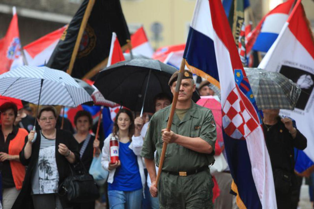 Mimohod u Rijeci povodom Dana državnosti