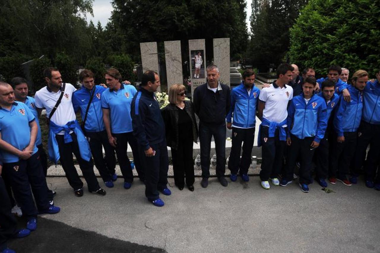 Hrvatska nogometna reprezentacija, Dražen Petrović, Mirogoj (1)