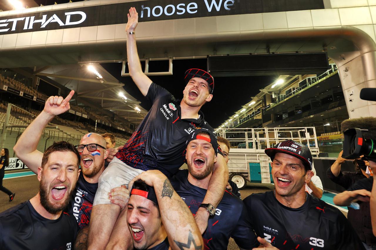 Abu Dhabi Grand Prix - Race - Yas Marina Circuit