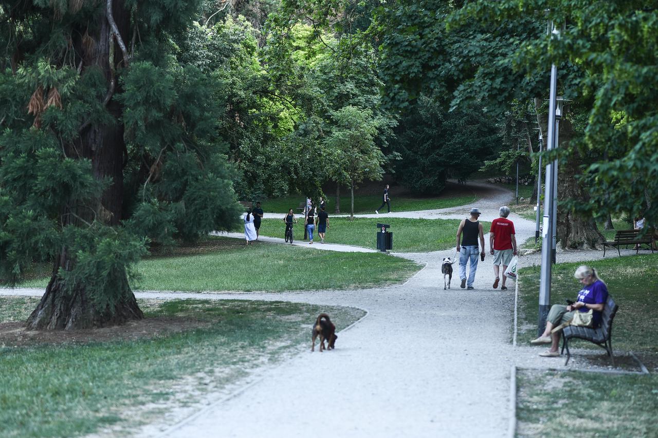 Zagreb: Nedjeljno poslijepodne u parku Ribnjak