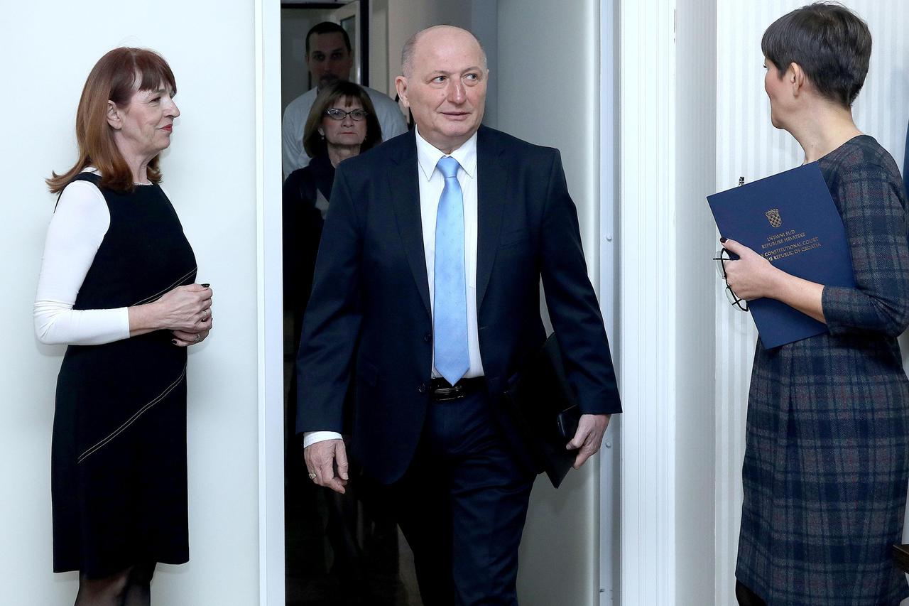 02.03.2017., Zagreb - Predsjednik Ustavnog suda Miroslav Separovic objavio je na danasnjoj konferenciji za medije da je 26 godina od podnosenja zahtjeva napokon donesena odluka o ocjeni suglasnosti s ustavom Zakona o zdravstvenim mjerama za ostvarivanje p