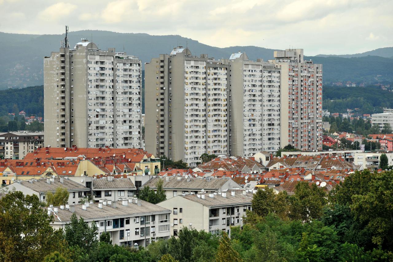 09.09.2010., Zagreb - Panorama grada Zagreba. Neboderi u naselju Srednjaci u ulici Brace Domany Photo: Marko Lukunic/PIXSELL