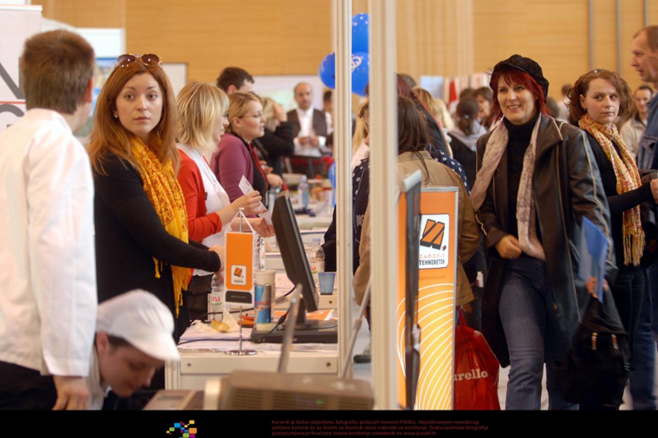 ' 26.03.2010.,Varazdin - U dvorani Gospodarske skole odrzan je Sajam poslova  Photo: Marko Jurinec/PIXSELL'