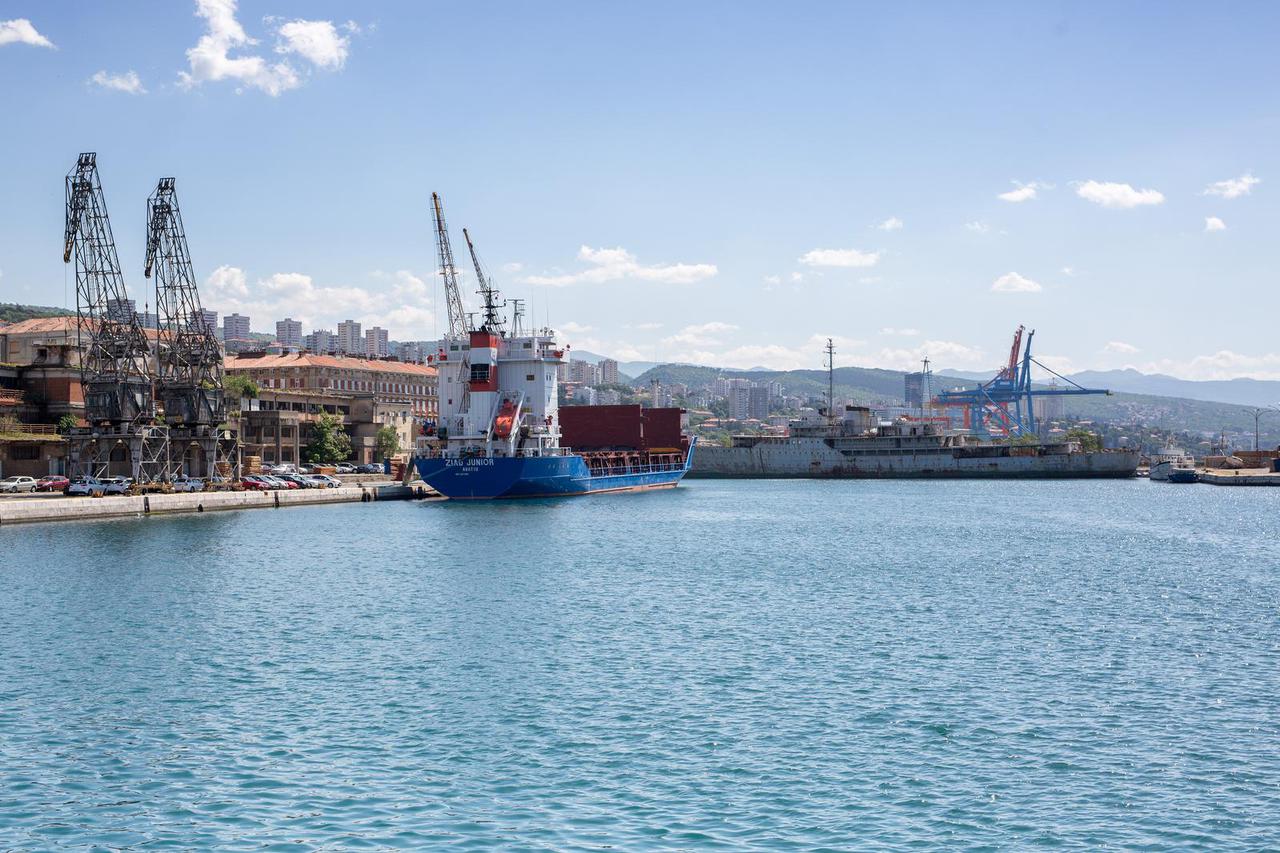Rijeka: Dio luke Porto Baroš u kojem je došlo do onečišćenja mora