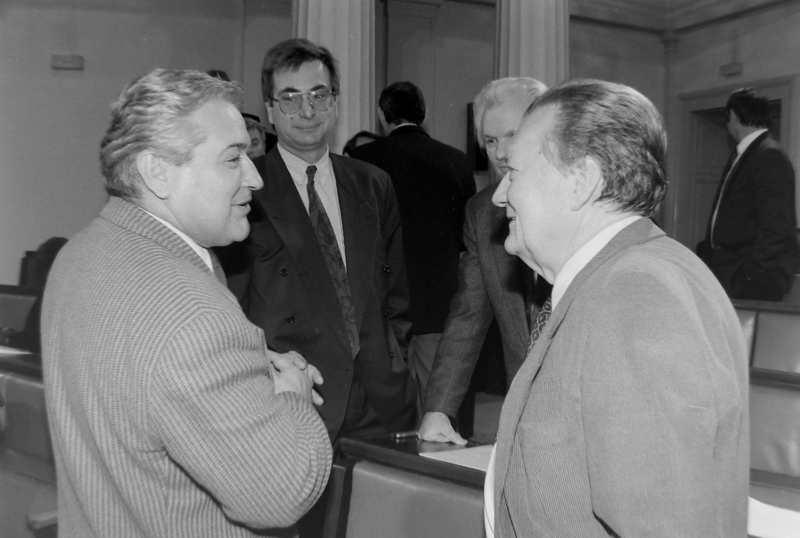 HSLS je prvi put u Zastupnički dom Sabora ušao u drugom sazivu 1992. godine i to u velikom stilu. S 14 zastupnika (1 manjinac) stranka Dražena Budiše bila je druga po snazi, odmah iza HDZ-a. U tom sazivu bilo je ukupno 138 zastupnika.