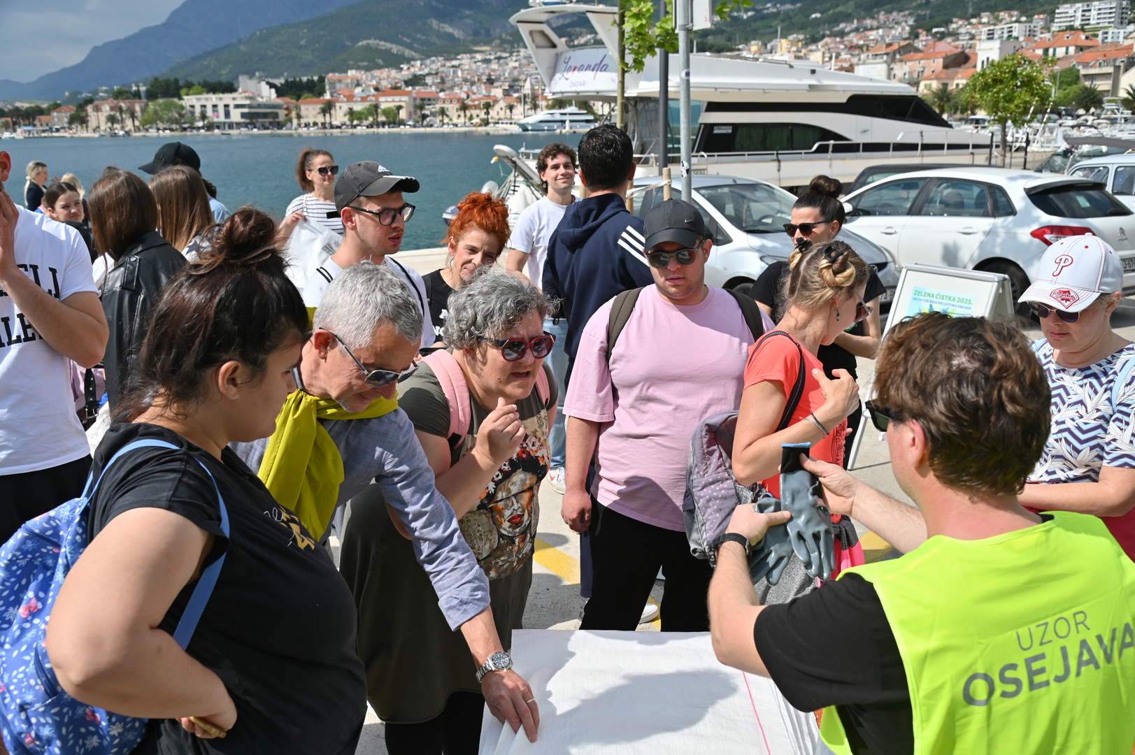 27.04.2025., Makarska - Udruga Uzor Osejava Makarska ukljucila se u akciju Rezolucija Zemlja u organizaciji Vecernjeg lista ciscenjem park sume Osejava. Photo: Matko Begovic/PIXSELL