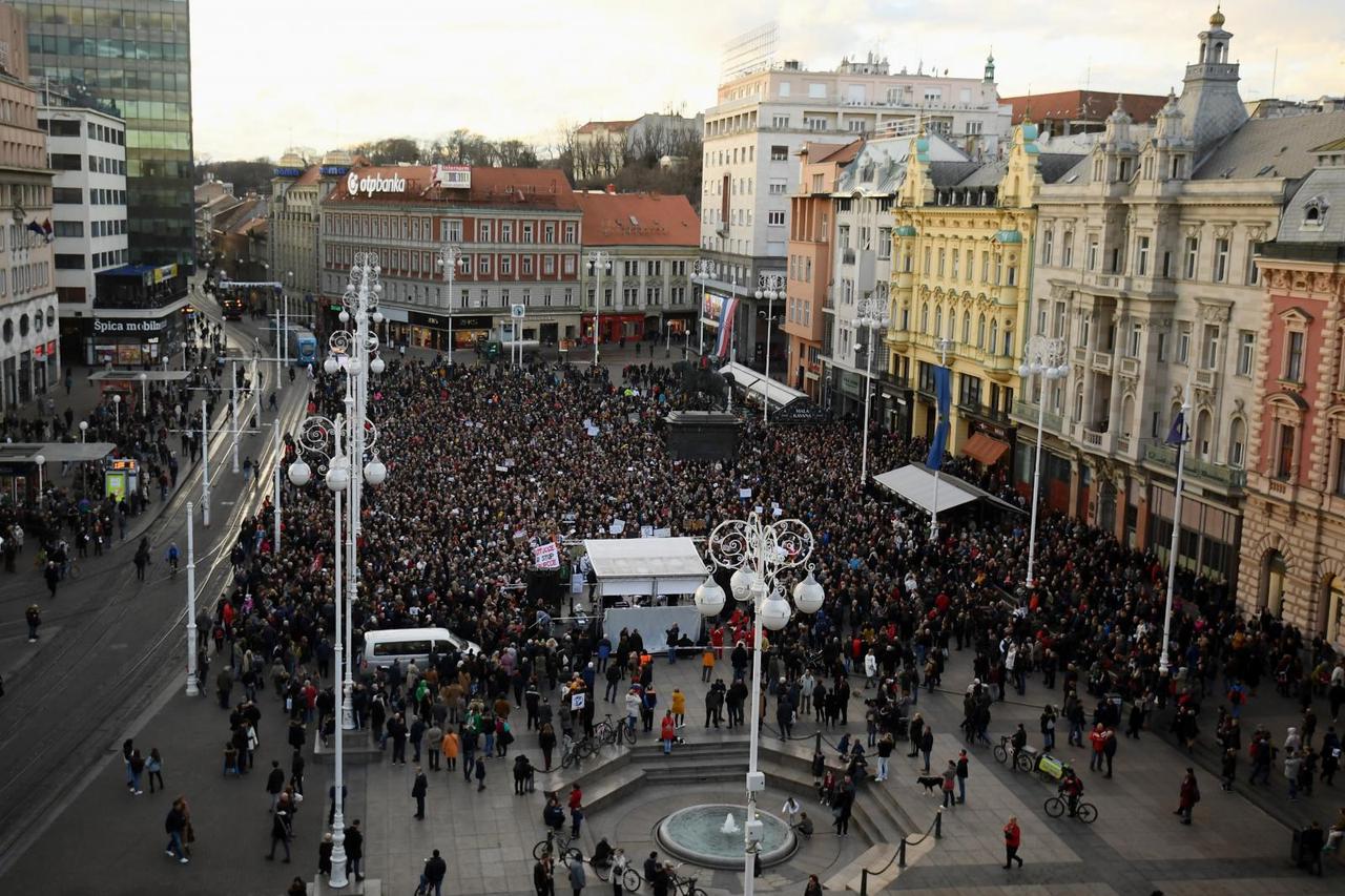 Veliki prosvjed protiv Bandića u Zagrebu